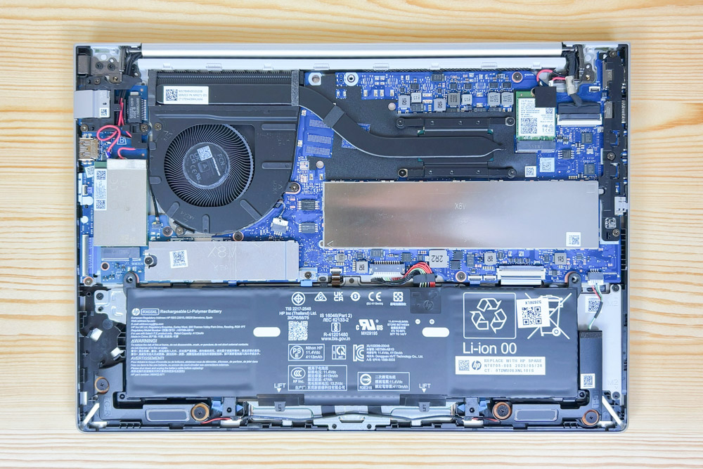 HP EliteBook 6 G1i 14 筐体内部