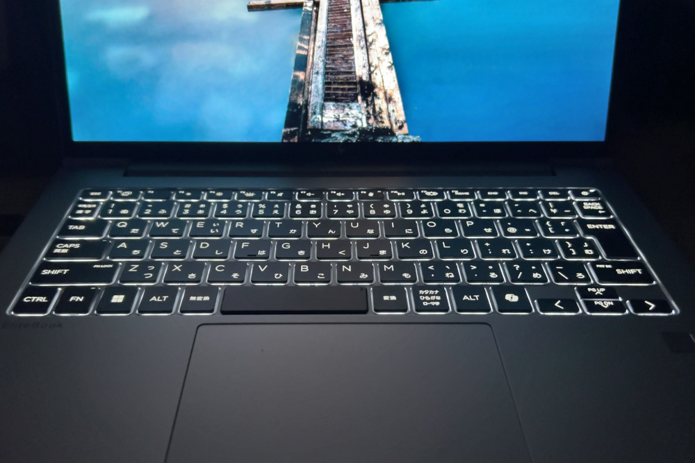 HP EliteBook 6 G1i 14 キーボードバックライトオン