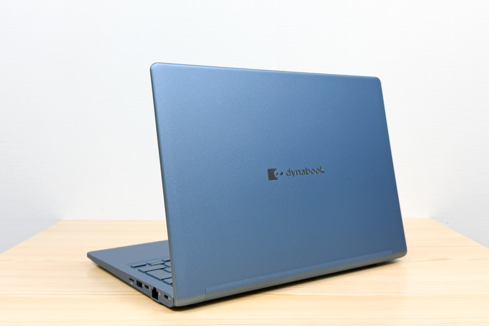 dynabook GRZZ 背面