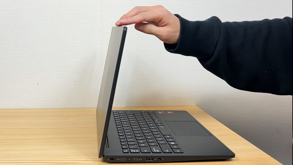 LAVIE Direct N14 Slim 2025年秋モデル 片手で開くディスプレイ