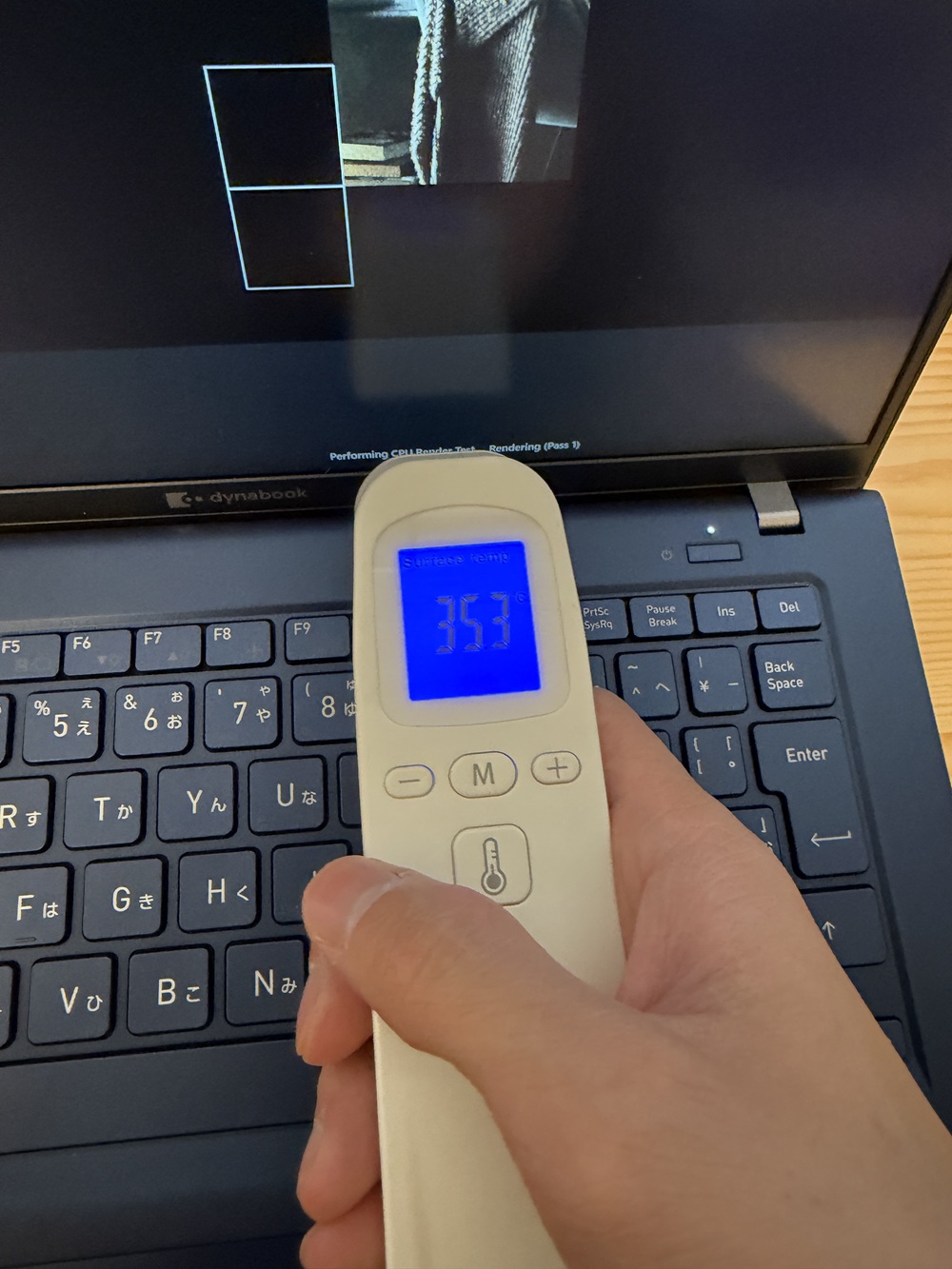 dynabook XAZY ベンチマーク実行時のPC表面温度