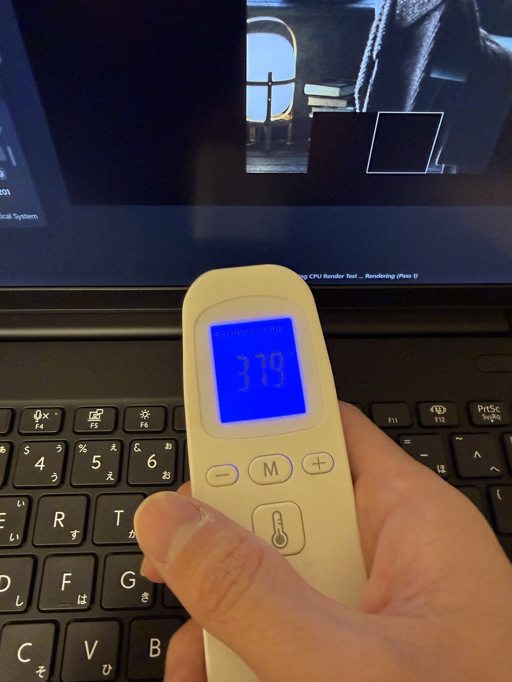 LAVIE Direct NEXTREME 2025秋冬モデル ベンチマーク実行時のPC表面温度計測