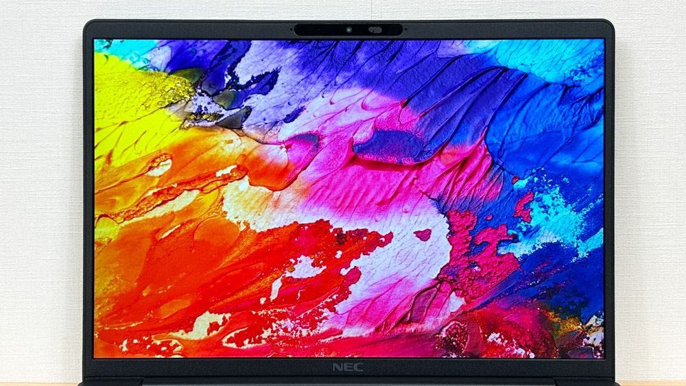 LAVIE Direct N14 Slim 2025年秋モデル　ディスプレイ色域比較