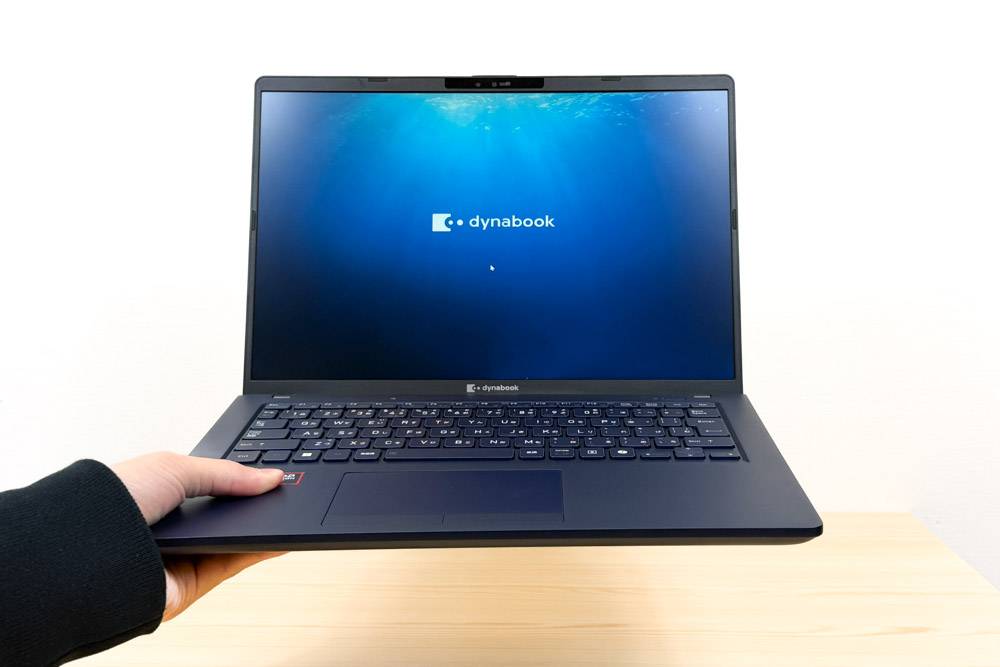 dynabook XA/ZY 片手で持てる軽量モバイルPC