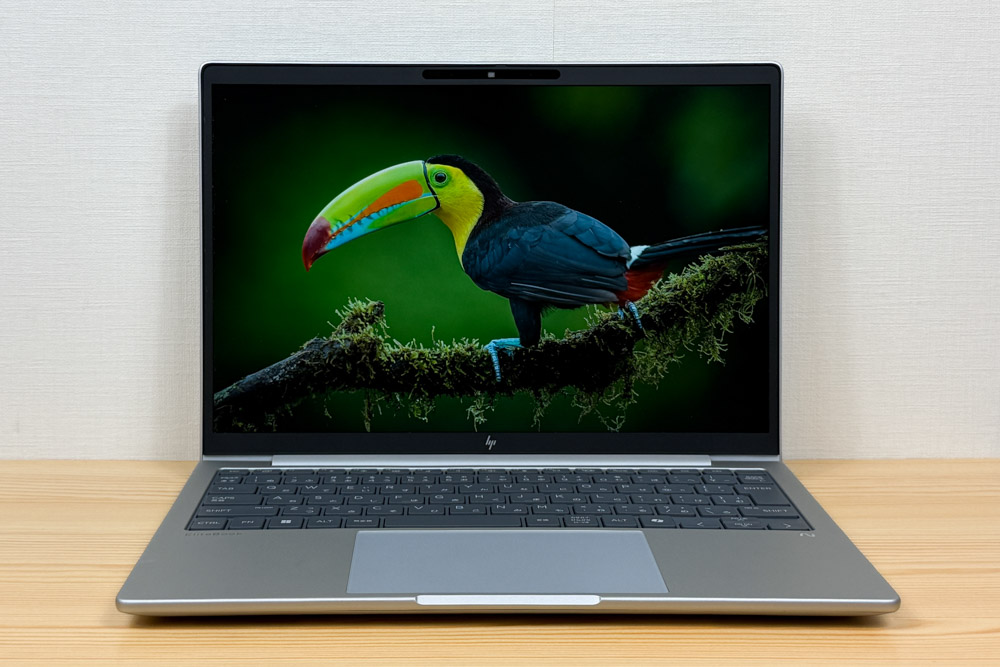 HP EliteBook 8 G1a 13 正面