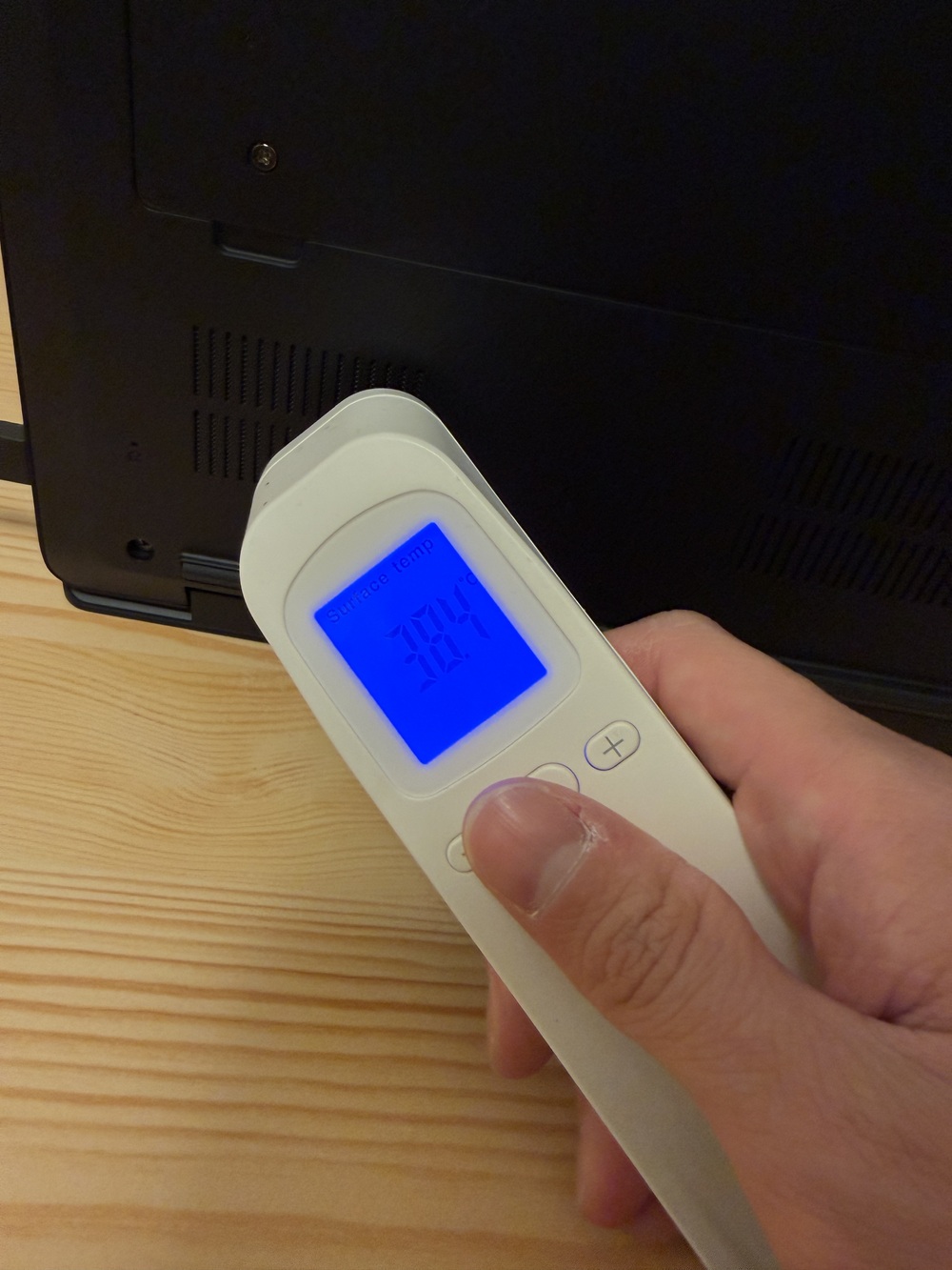 LAVIE Direct NEXTREME 2025秋冬モデル ベンチマーク実行時のPC底面温度計測
