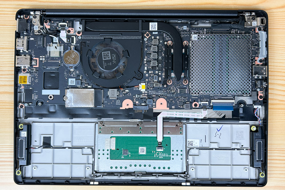 LAVIE Direct N14 Slim 2025年秋モデル 筐体内部