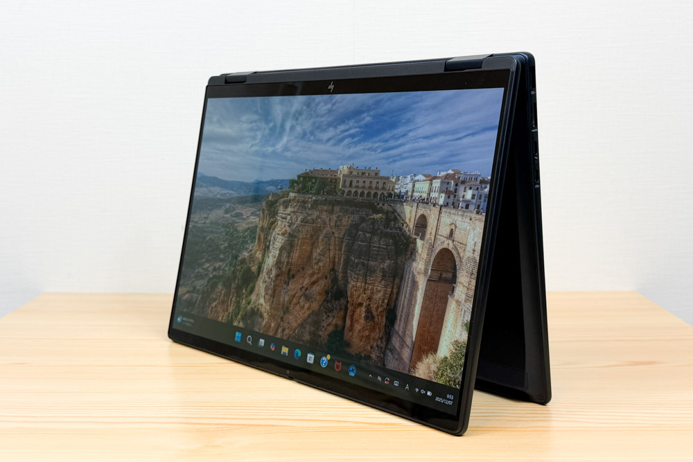 HP OmniBook X Flip 14-fm　テントモード