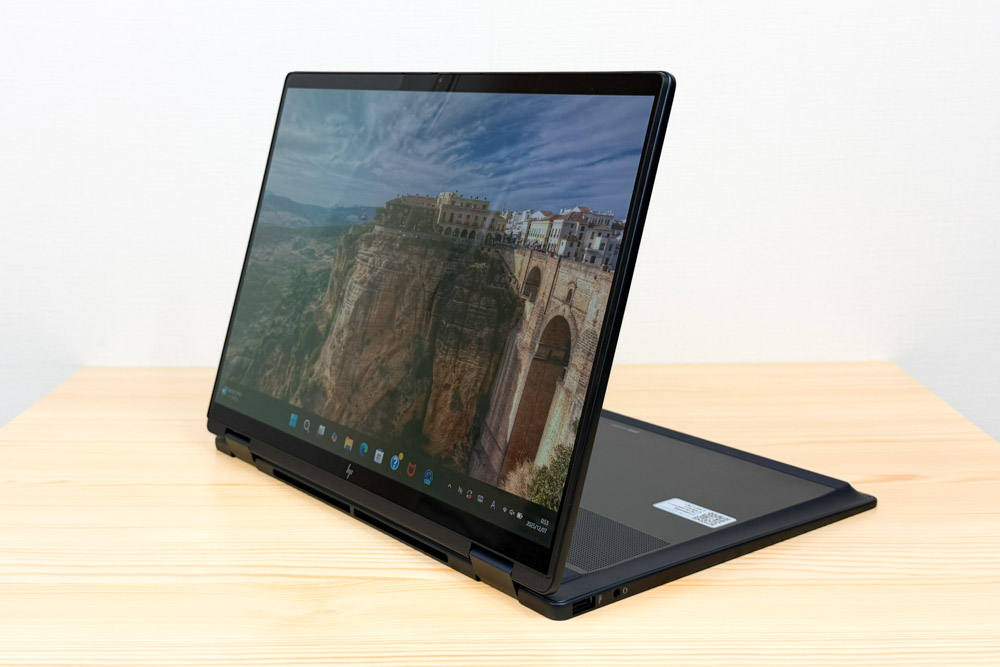 Omnibook (93)-1HP OmniBook X Flip 14-fm　スタンドモード