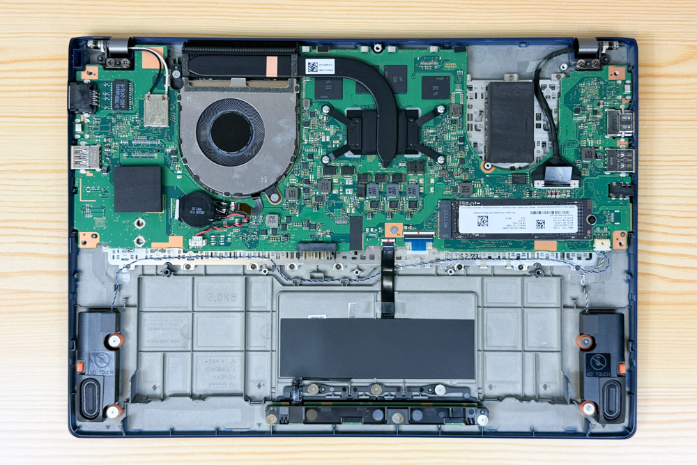 dynabook XAZY 筐体内部