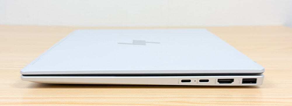 HP OmniBook 7 Aero 13-bg 右側面インターフェイス