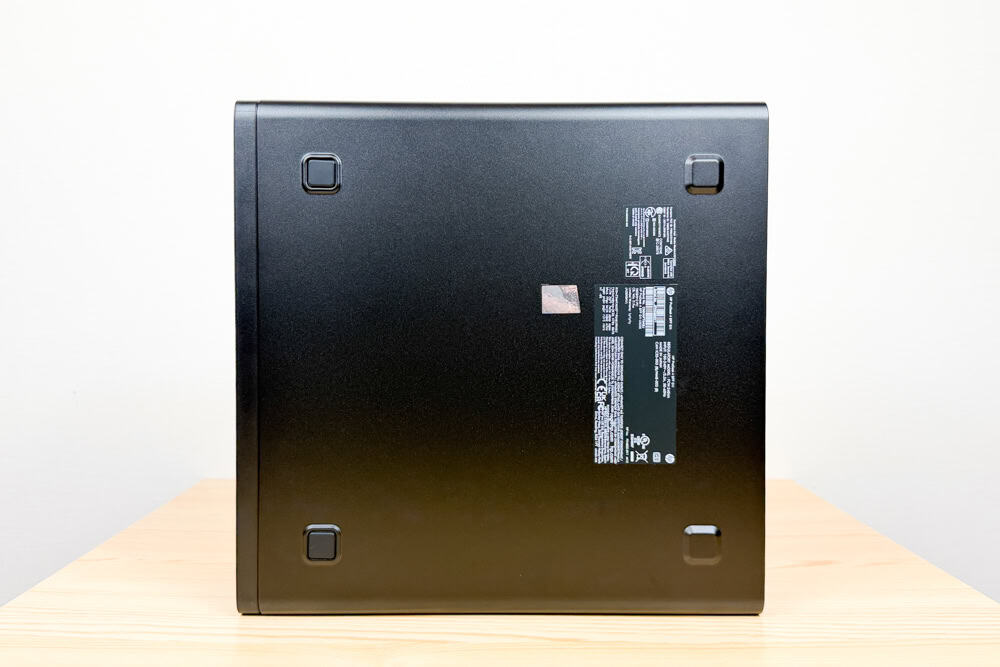 HP ProDesk 4 SFF G1i Desktop AI PC 　縦置き時の側面
