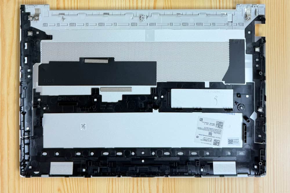 HP EliteBook 6 G1a 14 底面カバー内側