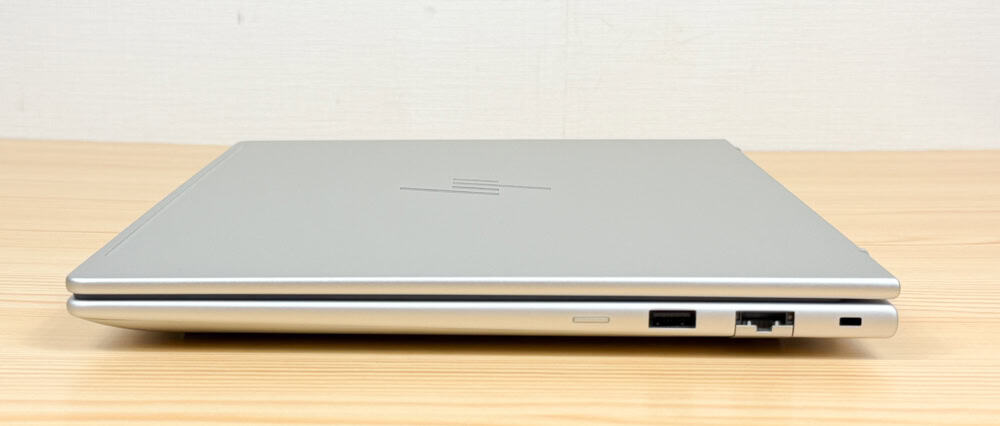 HP EliteBook 6 G1a 14 筐体側面