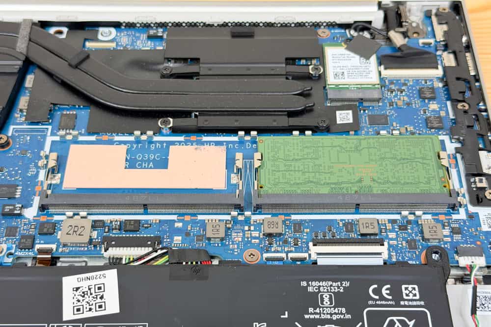 HP EliteBook 6 G1a 14 筐体内部 メモリスロット