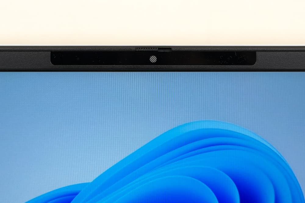 HP OmniBook 7 Aero 13-bg WEBカメラ　プライバシーシャッターを閉じた状態