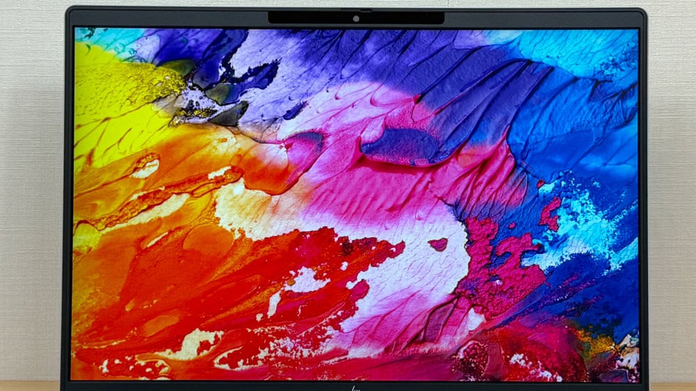 HP OmniBook 7 Aero 13-bg ディスプレイ色域比較　本機はsRGB 100％