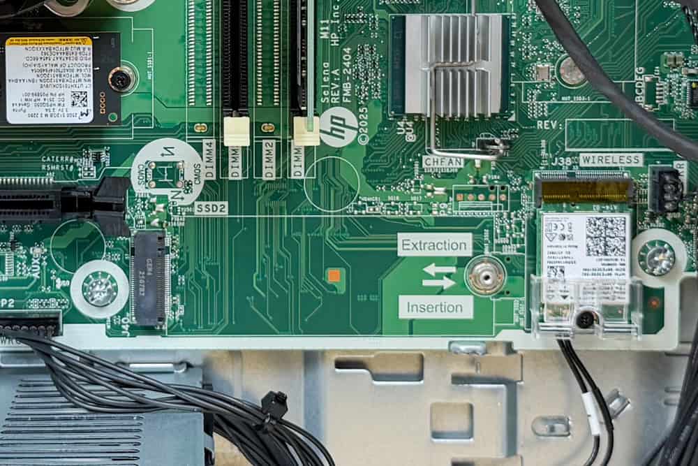 HP ProDesk 4 SFF G1i Desktop AI PC 筐体内部 M.2スロット