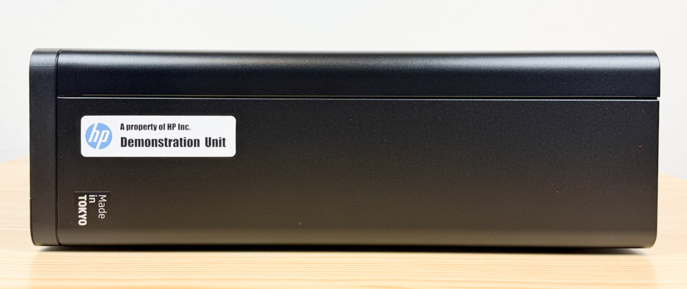 HP EliteDesk 8 SFF G1i Desktop AI PC 縦置き時の天面