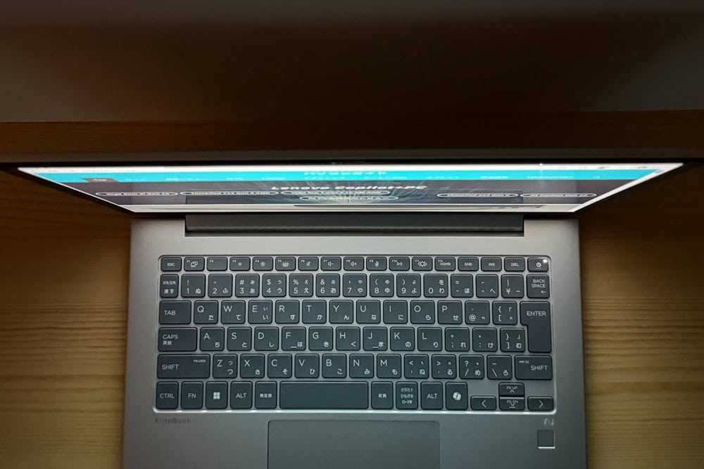 HP EliteBook 6 G1a 14　ディスプレイ　視野角のチェック　上から