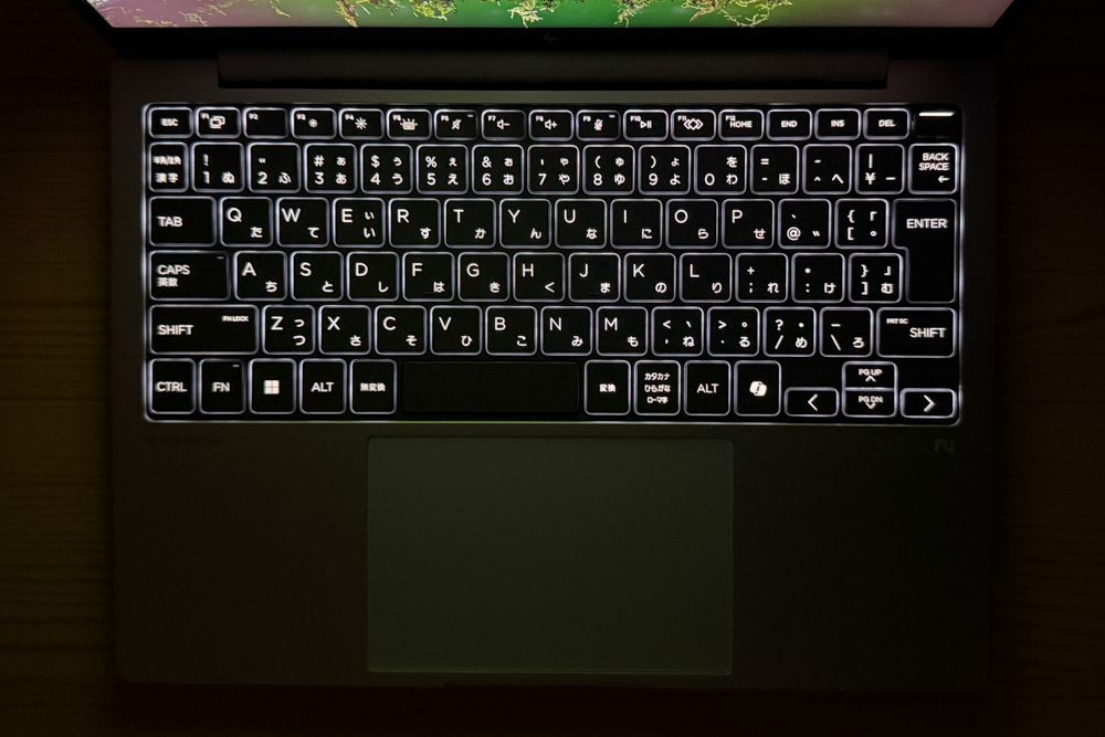 HP EliteBook 8 G1a 13 キーボード バックライトON