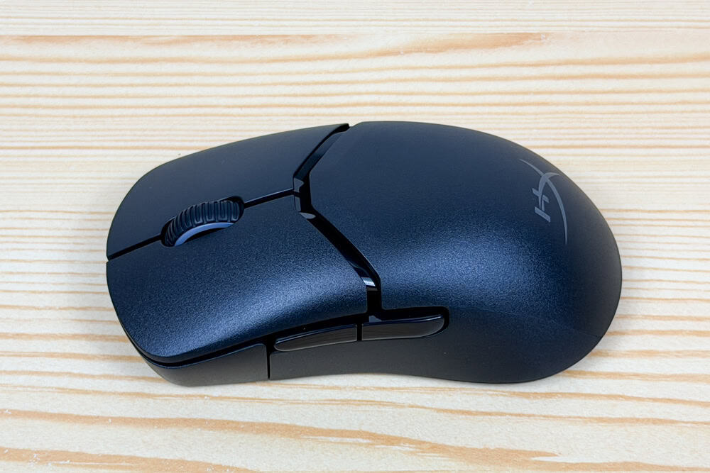 HyperX Pulsefire Saga Pro Wireless ゲーミングマウス 左側面から撮影