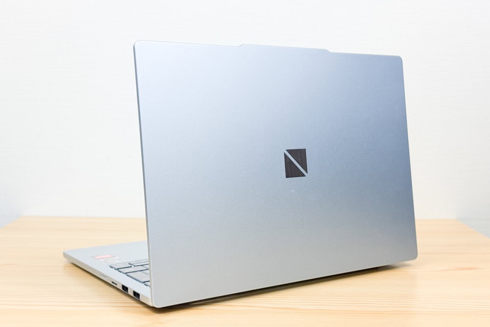 Lavie N13 Slim 2025年秋冬モデル 背面から撮影した画像
