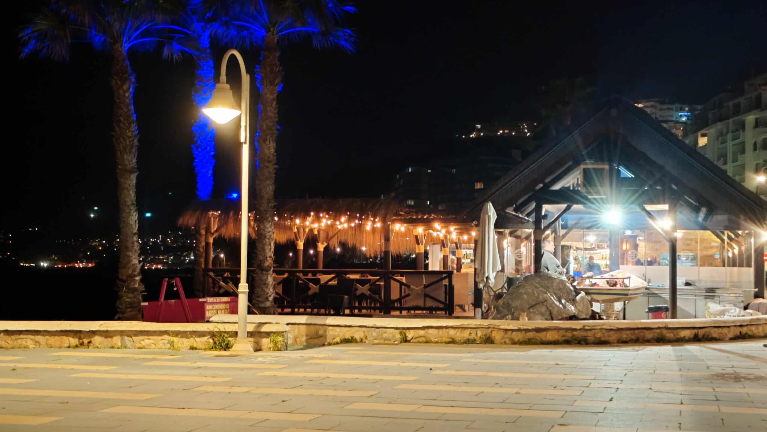 xperia 10 VIIのカメラで夜に撮影 2倍