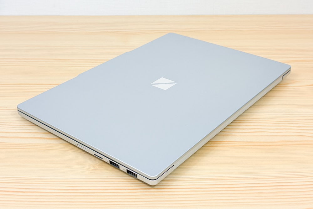 Lavie N13 Slim 2025年秋冬モデル 上から撮影した画像。