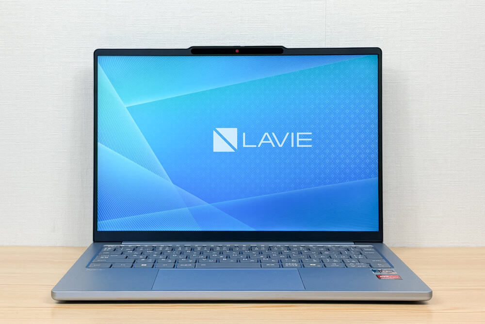 Lavie N13 Slim 2025年秋冬モデルのディスプレイを正面から撮影