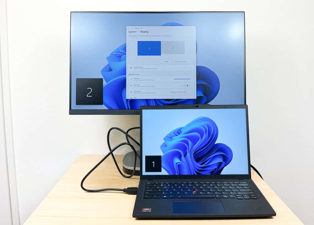 HP ProStudio 4 All-in-One G1i 23.8 inch Desktop AI PC ノートパソコンから映像出力