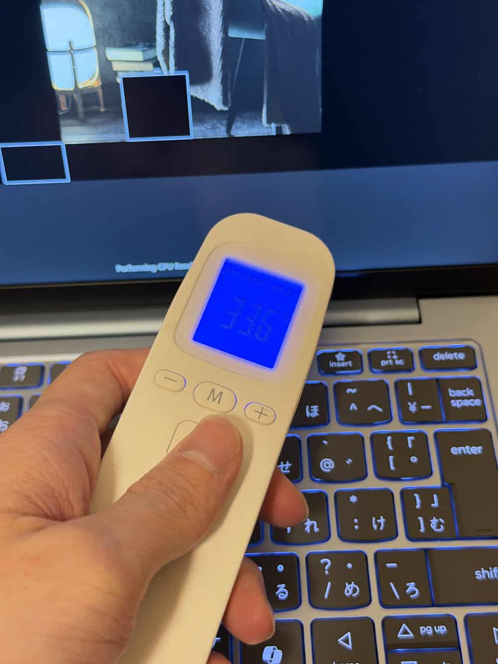 Lavie N13 Slim 2025年秋冬モデル　ベンチマーク計測時のPC表面温度。33.6度