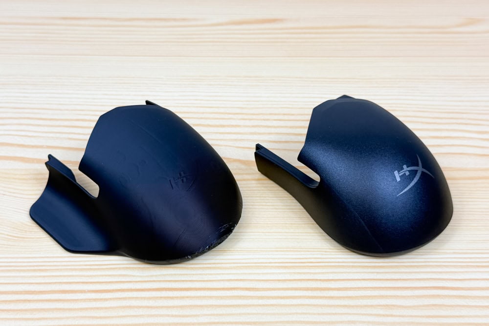 Pulsefire Saga Pro Wireless ゲーミングマウスのシェルを3Dプリンタで印刷。オリジナルと比べている画像