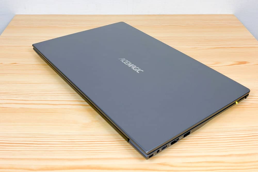 ACEMAGIC LX15PRO Core i5-12600Hモデル 上から撮影。全体のサイズ感がわかる