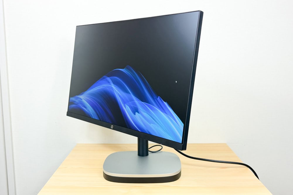 HP ProStudio 4 All-in-One G1i 23.8 inch Desktop AI PCのスイベル。左に45度移動