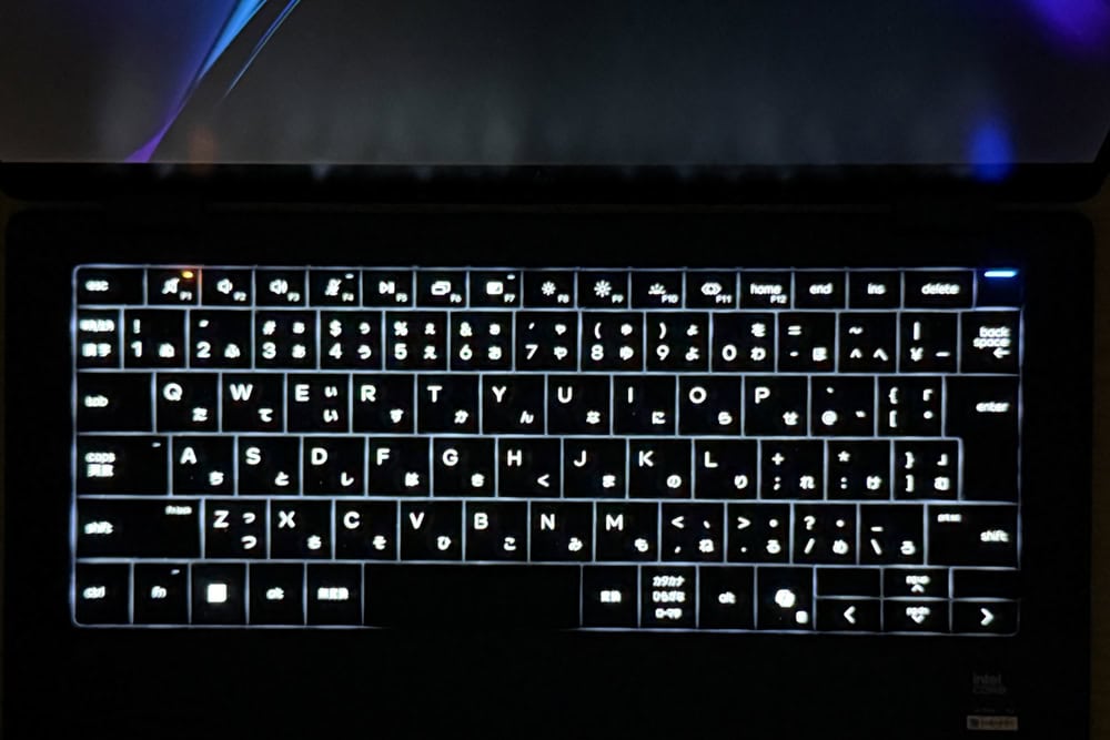HP EliteBook X Flip G2i 14 AI PC キーボードバックライトONの状態