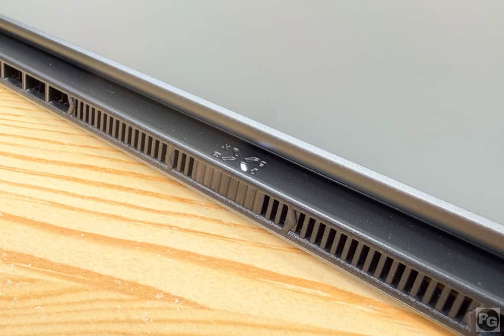 ASUS TUF Gaming A14 (2026) FA401GM 背面にあるライト