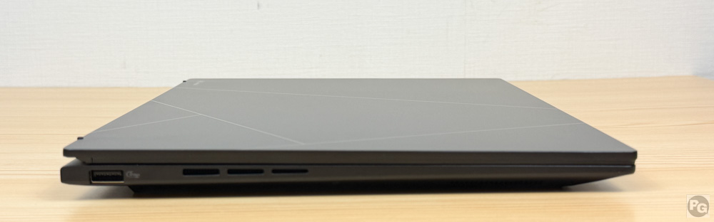 ASUS Zenbook 14 (UM3406) 14.9ミリと薄い