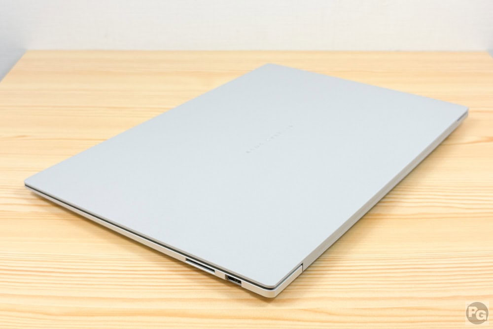 ASUS Zenbook S16 (UM5606) 筐体