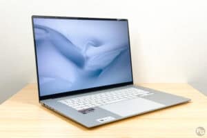 ASUS Zenbook S16 (UM5606) 2.8K OLEDディスプレイ