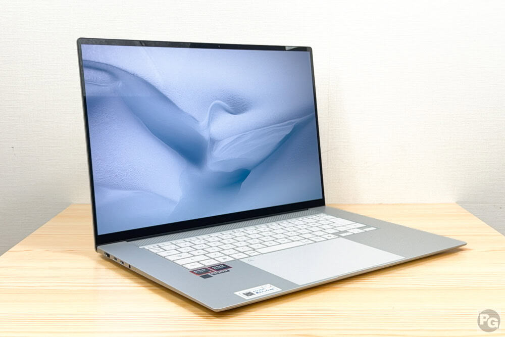 ASUS Zenbook S16 (UM5606) 2.8K OLEDディスプレイ