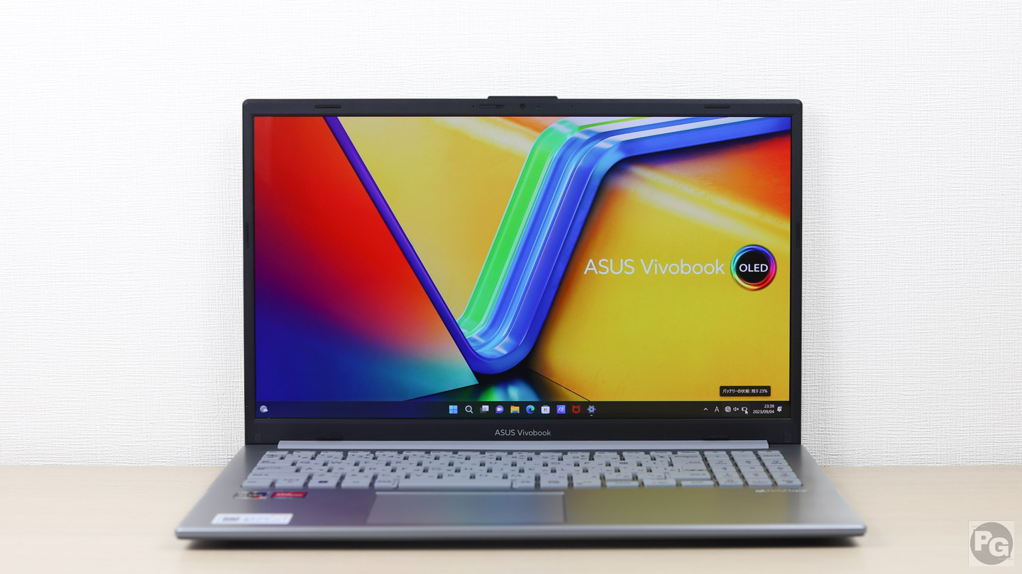 ASUSの15.6インチOLED採用ノートPCが74,800円！！