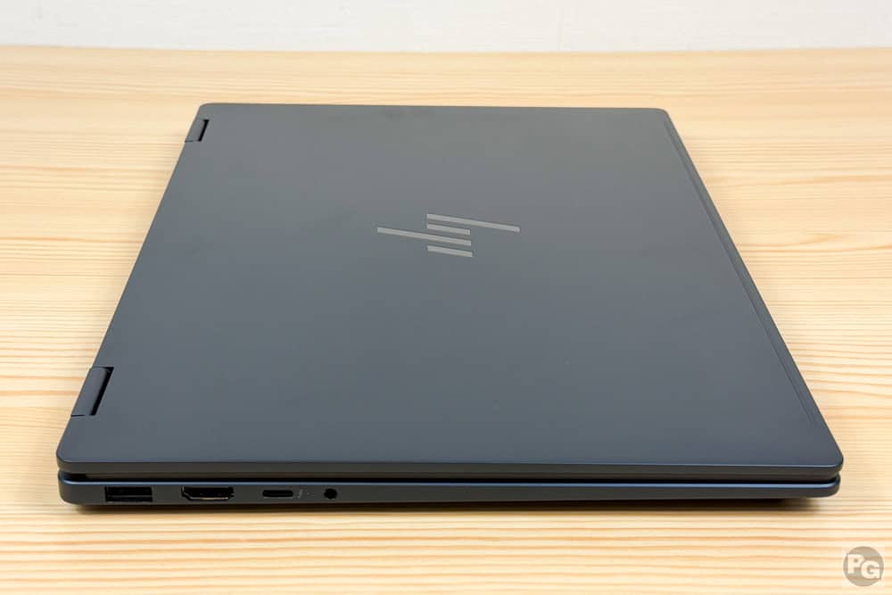 HP OmniBook X Flip 14-kb 14.4ミリの薄さ