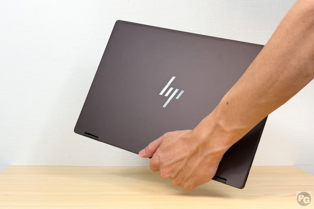 HP OmniBook X Flip 14-kc（AMD）を持ち運ぶ