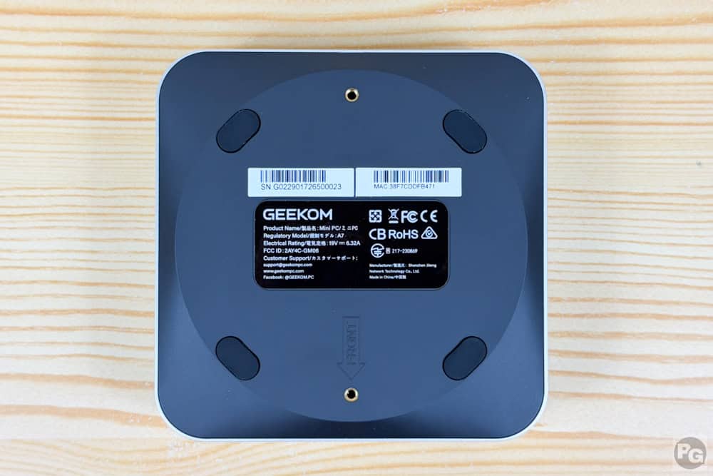 GEEKOM A7底面。技適マークが見える