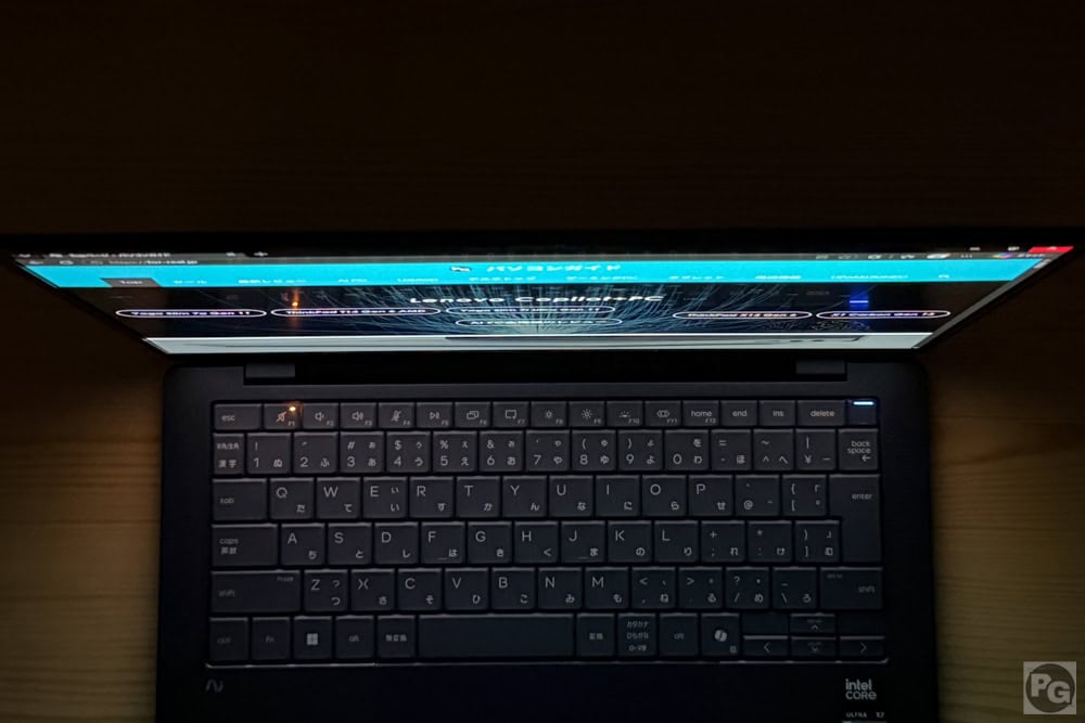 HP EliteBook X G2i 14 AI PC 真上からでもしっかりと見える