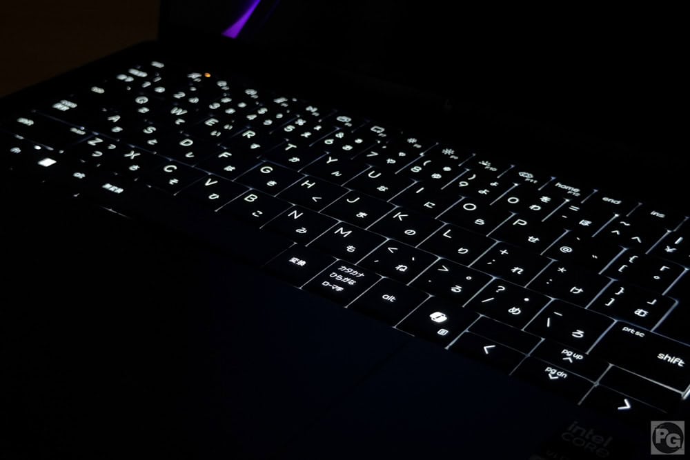 HP EliteBook X G2i 14 AI PC キーボードバックライトは十分な視認性がある