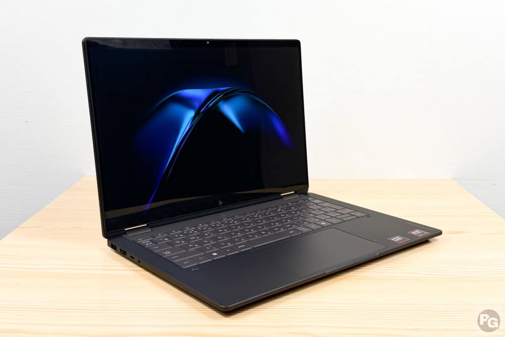 HP OmniBook X Flip 14-kc（AMD）左斜め前から撮影