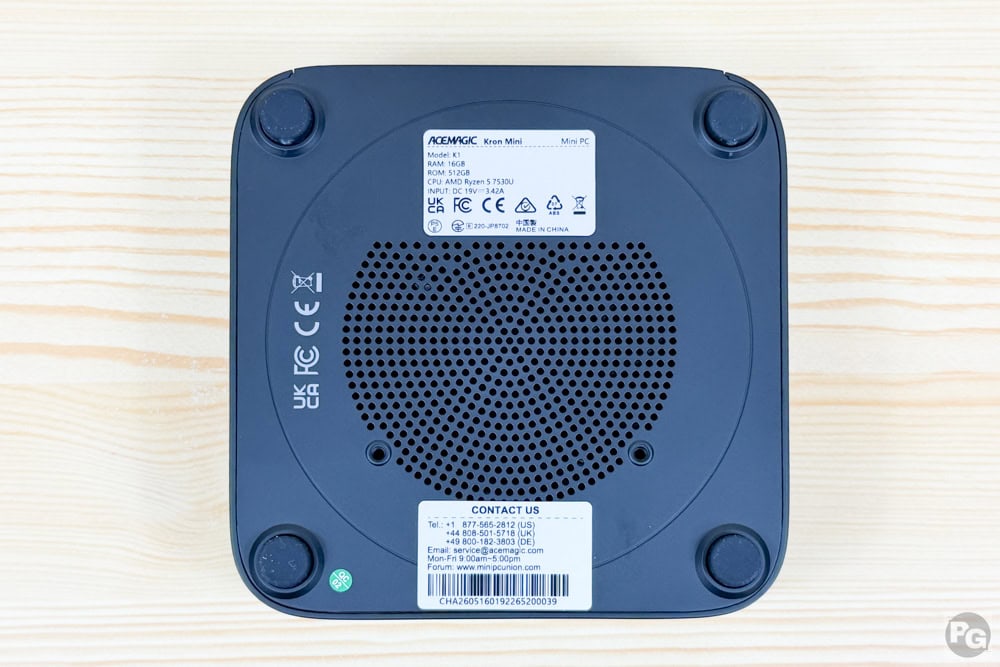 ACEMAGIC K1 底面。技適マークがあり、通気口もある