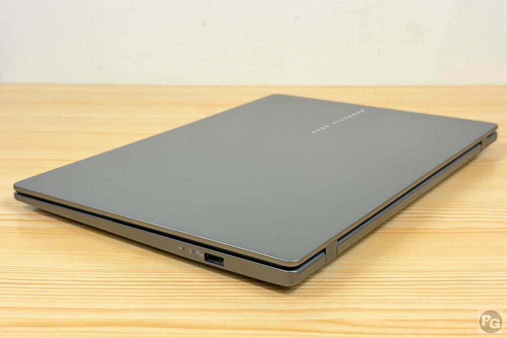 ASUS Vivobook S14 (S3407)寸法31.52 x 22.34 x 1.59 ~ 1.79 cm